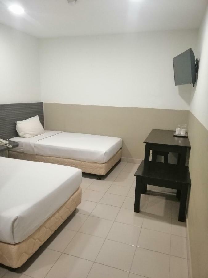 Hotel Orient Джохор Бахру Екстериор снимка